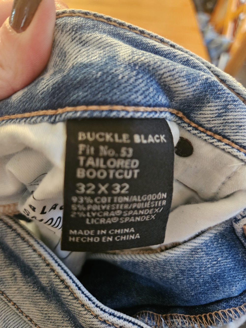 Buckle Black Light Blue Distressed Women’s Jeans Slighr Flare 32x32 - Picture 6 of 6